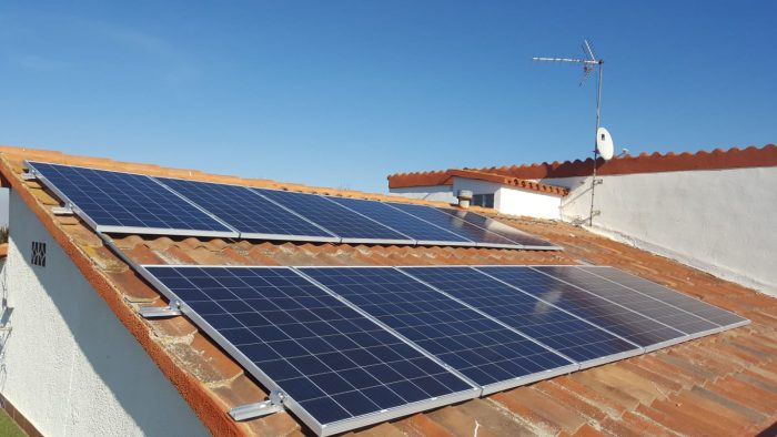 Instalación de autoconsumo de energía solar fotovoltaica con acumulación
