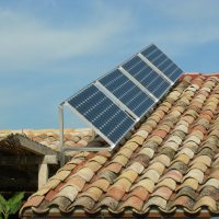 Placas solares, ¿en el techo o en el suelo?