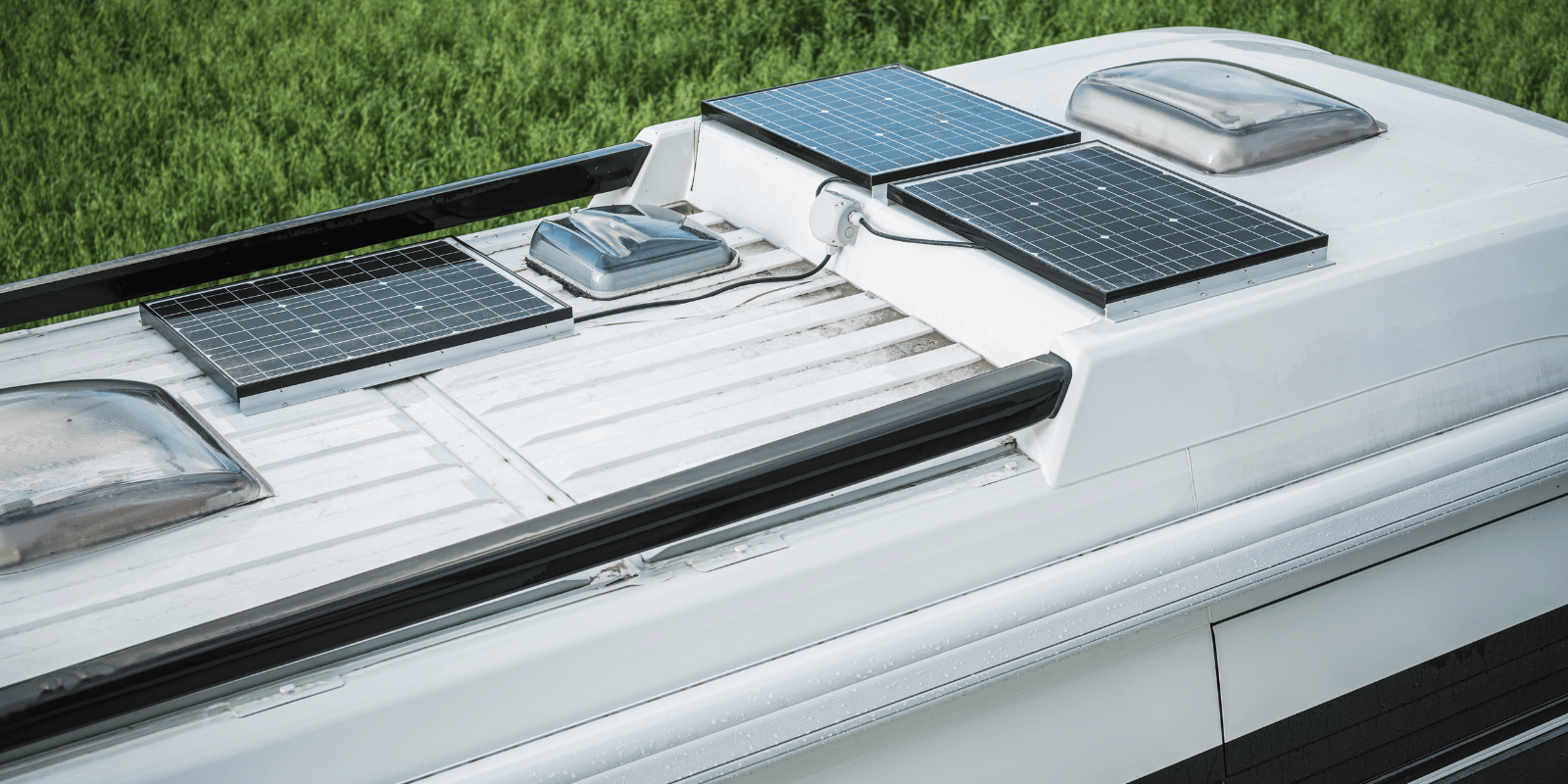 paneles solares en una autocaravana